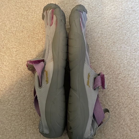 Vibram five finger shoes - Picture 8 of 16